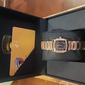 NWT LADIES LUXURY ROSE GOLD TARGA WATCH